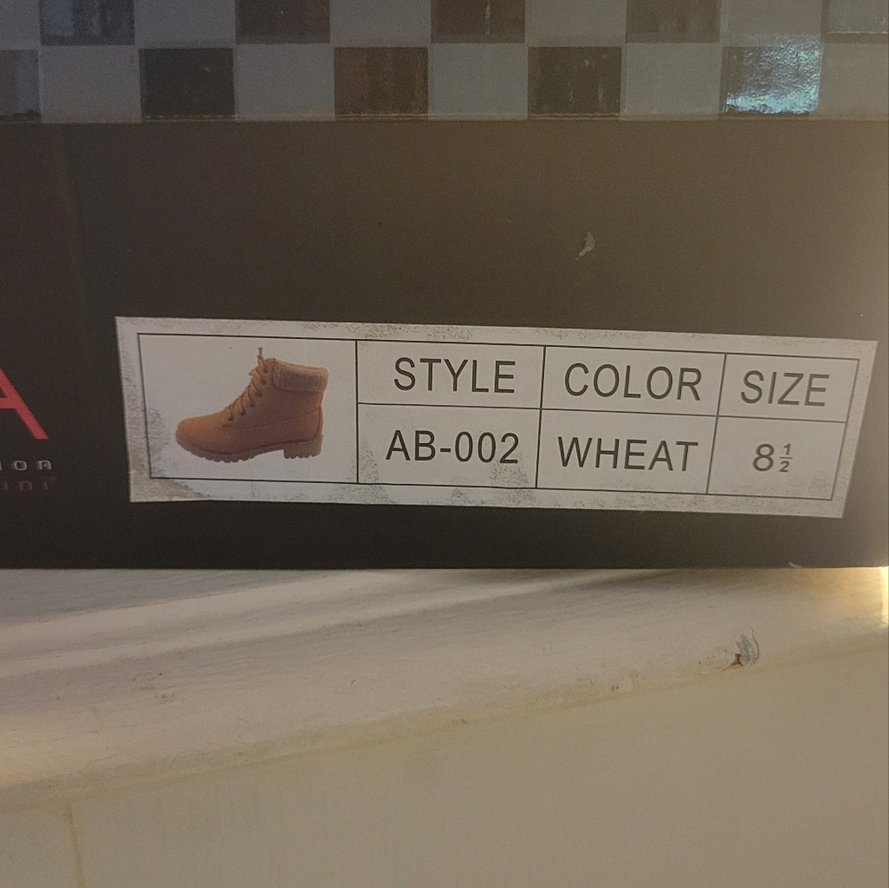 Boots - Picture 4 of 5